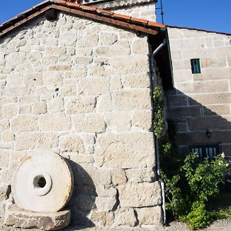 Casa Mouras- * Rio de Moinhos (Aveiro)