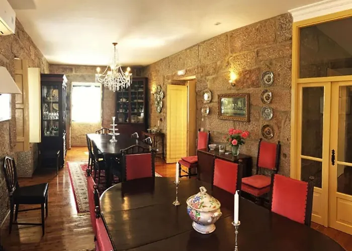 Casa Mouras- Rio De Moinhos * Rio de Moinhos (Aveiro)