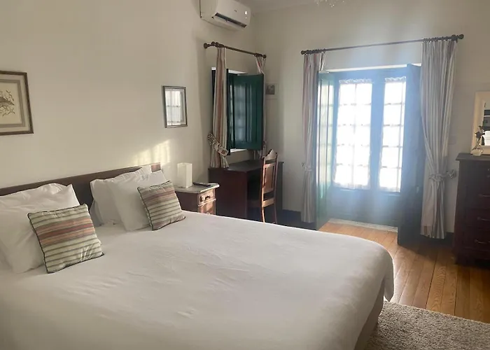 Casa Mouras- Rio De Moinhos * Rio de Moinhos (Aveiro)